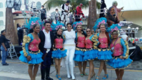 What it’s Like to Dance in Carnaval Parades: A Gringa Reports