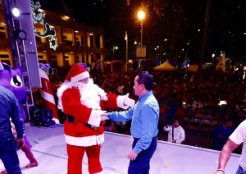 Holiday Tree Lighting Cozumel