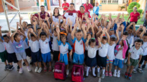 Cozumel News Karina Carrion School supplies students